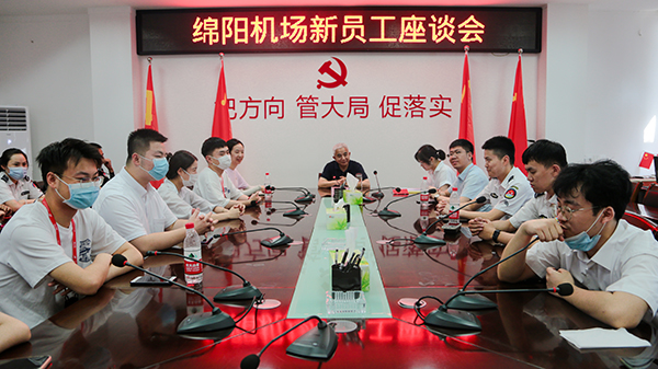 “助力鄉(xiāng)村振興，踐行艱苦奮斗” 將新員工黨性教育活動(dòng)搬到對(duì)口幫扶村4.jpg