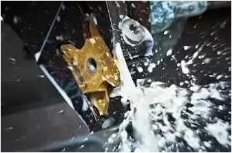 防止切削液發(fā)臭，還鋁合金壓鑄車間一個良好的環(huán)境